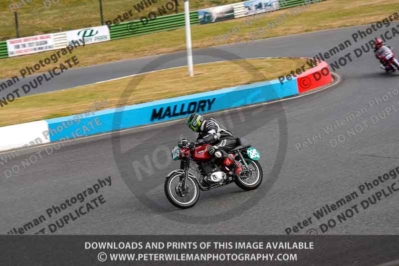 Vintage motorcycle club;eventdigitalimages;mallory park;mallory park trackday photographs;no limits trackdays;peter wileman photography;trackday digital images;trackday photos;vmcc festival 1000 bikes photographs